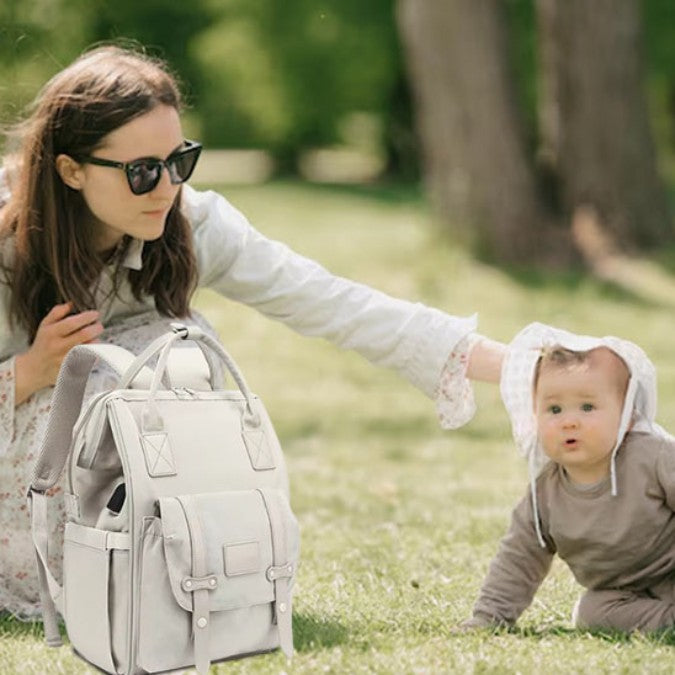 sac-a-langer-bebe-curieux