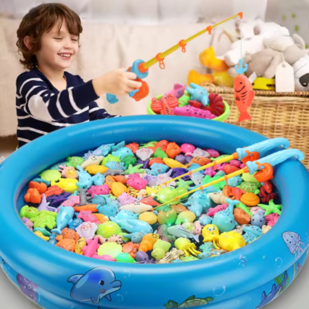 Piscine à jouets heureux