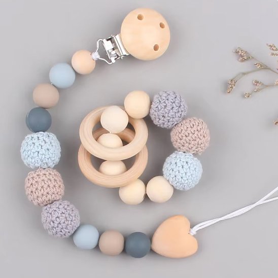 Attache tétine pour cadeau 