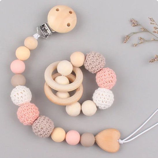 Attache tétine style 