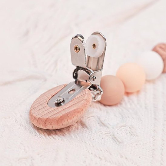 clip pour attache tetine indispensable 