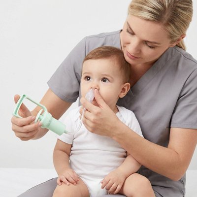 Mouche bébé ajuste