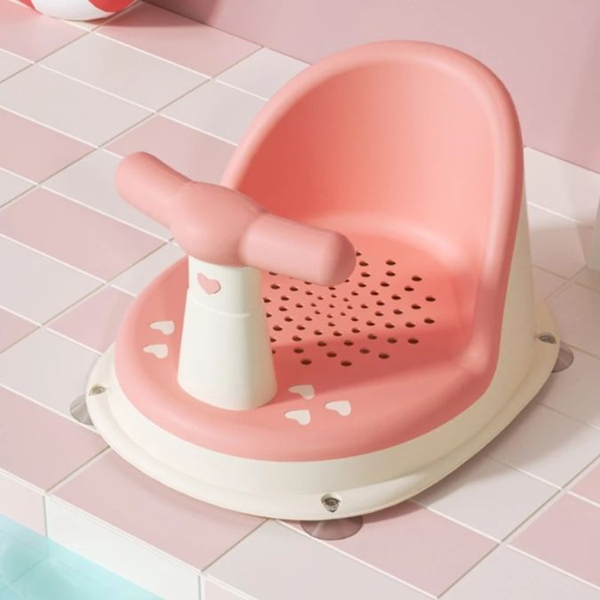 siege-de-bebe-pour-le-bain-rose-baignoire