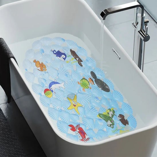 Tapis de bain bebe étendu 