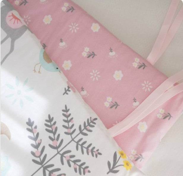 Tour-de-lit-bébé-rose